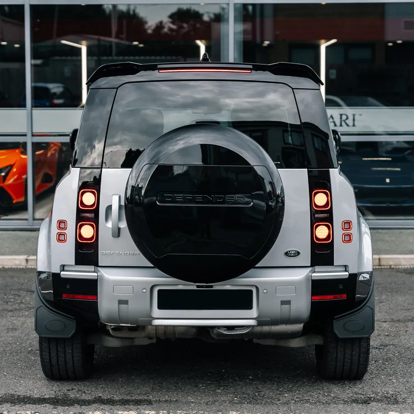 Gloss Black Spare Wheel Cover Land Rover Defender 90 / 110 / 130 (L663) - Image 4