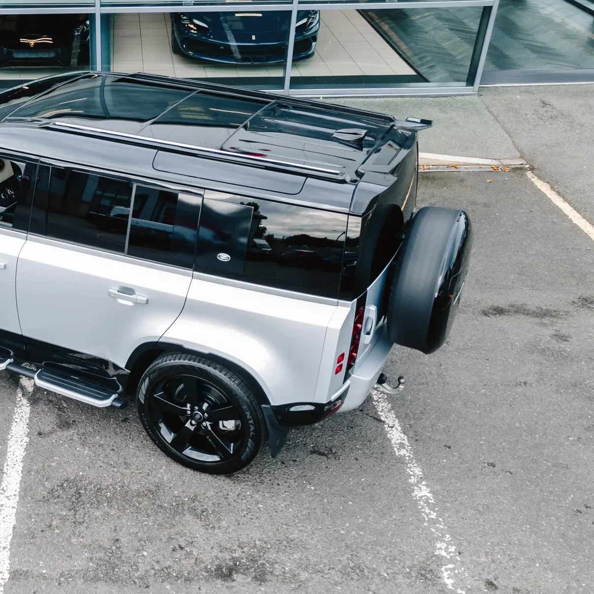 Gloss Black Spare Wheel Cover Land Rover Defender 90 / 110 / 130 (L663) - Image 7