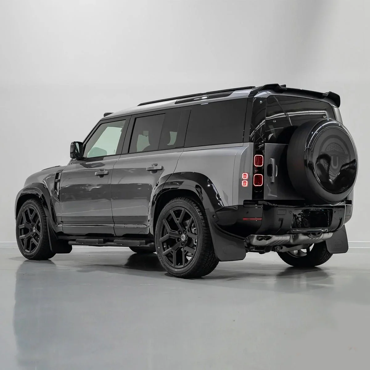Gloss Black Urban Style Rear Spoiler for Land Rover Defender 90 / 110 / 130 (L663) - Image 6