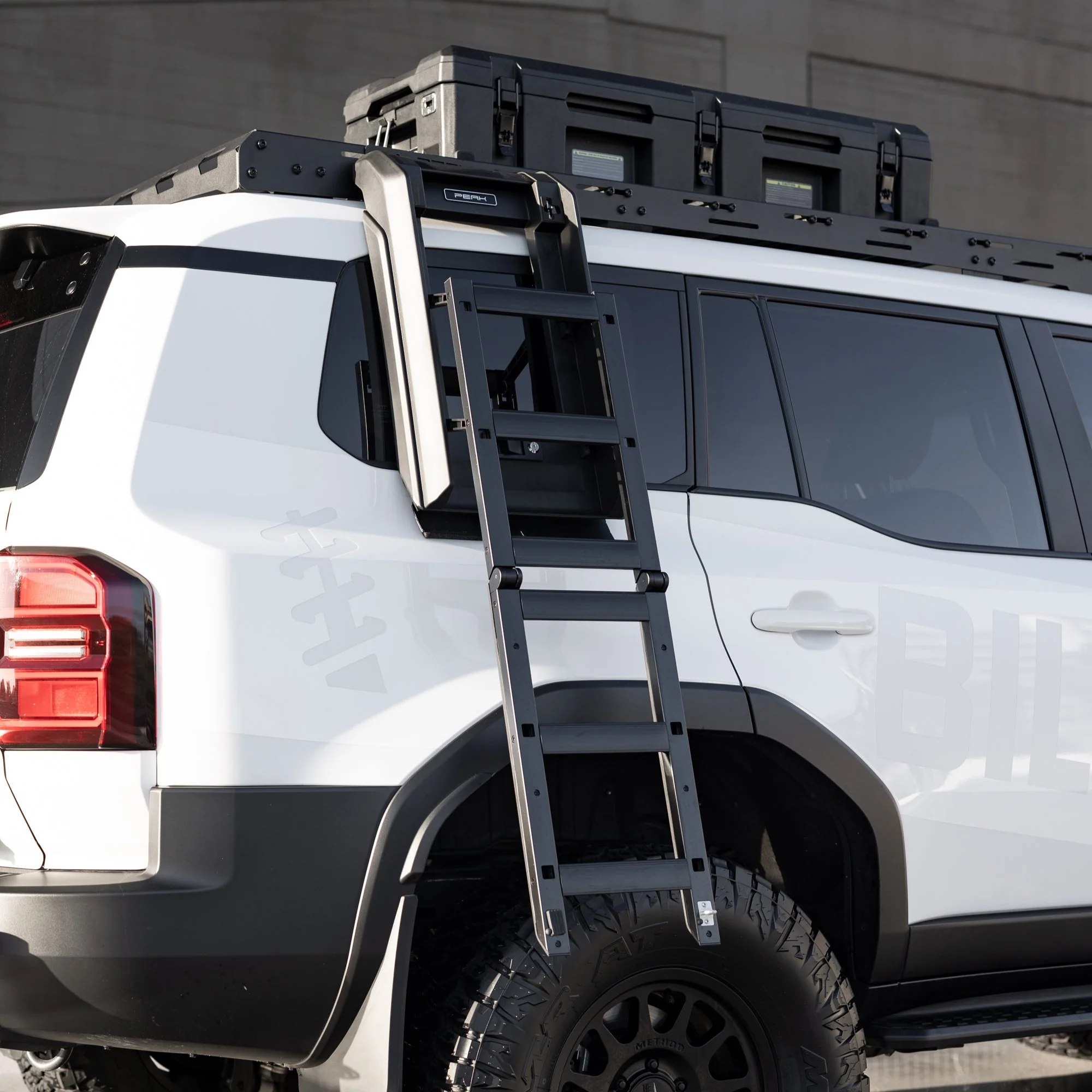 Side-Mounted Foldable Ladder System for Toyota LandCruiser 300 (LC300) - Image 10