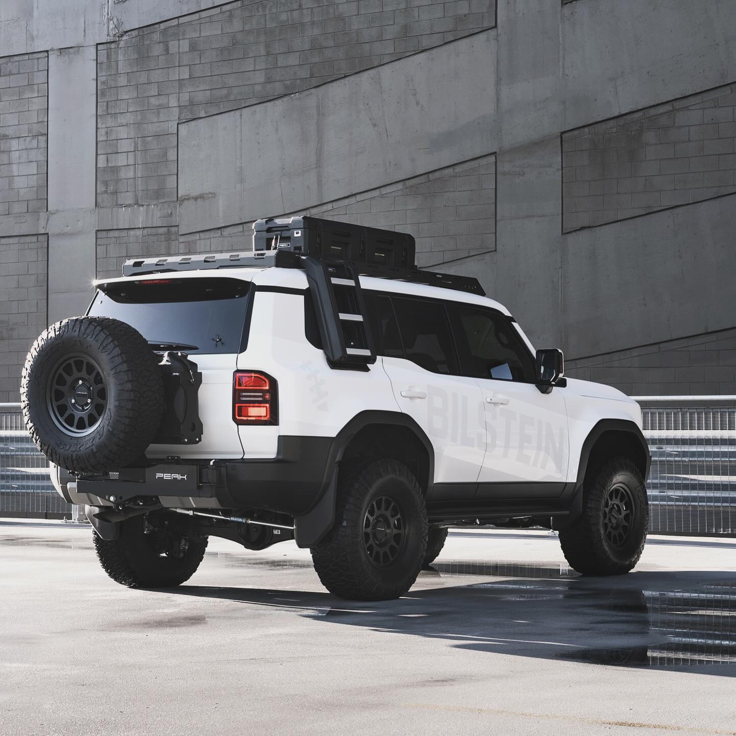 Side-Mounted Foldable Ladder System for Toyota LandCruiser Prado J250 & Lexus GX550 - Image 6