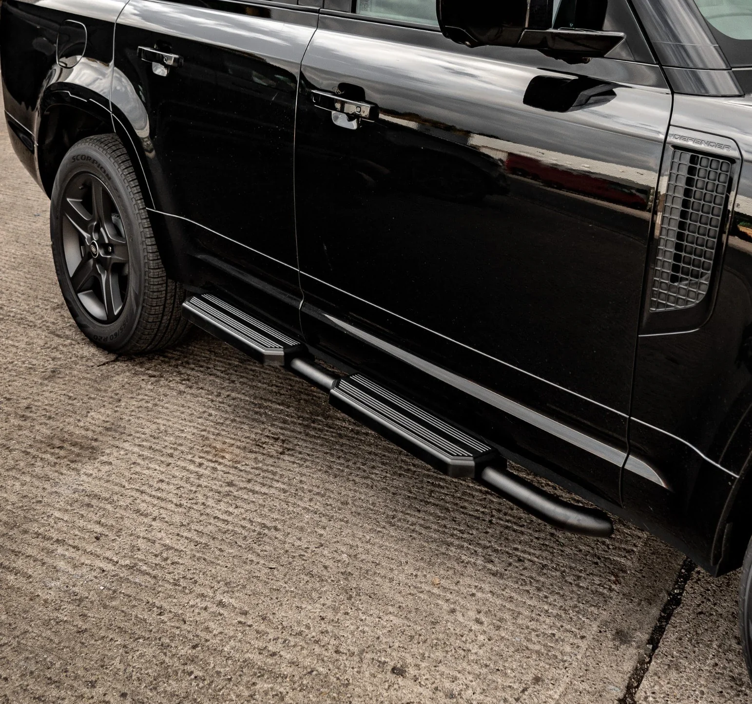 Side Steps for Land Rover Defender 110 / 130 Series (L663) Black - Image 7