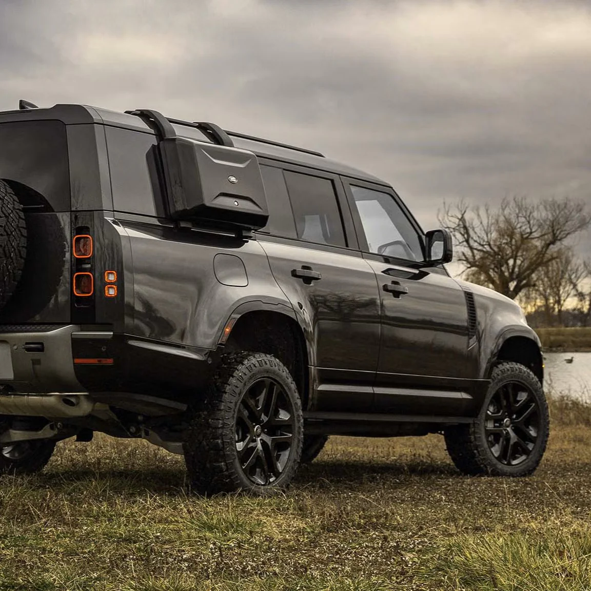 Side Mounted Gear Carrier For Land Rover Defender 90 / 110 / 130 Series (L663) - Image 7